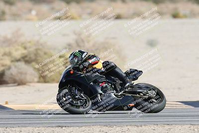 media/Nov-16-2025-Race Pace (Sun) [[8c5fa54630]]/Non Verified Riders (1st 20 Minutes)/4-Turn 16 (1116am)/